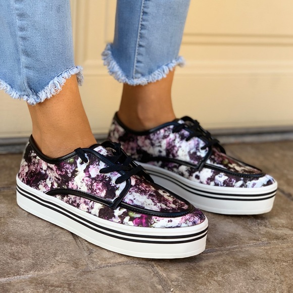 Floral Print Platform Retro Low Top Sneakers - Picture 2 of 8